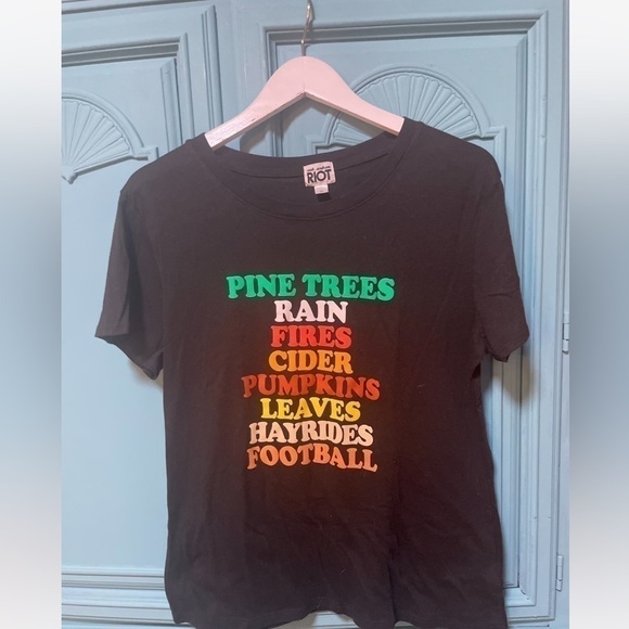 Sub_urban Riot 🍁 Favorite Fall List Tee Tee - Picture 2 of 7